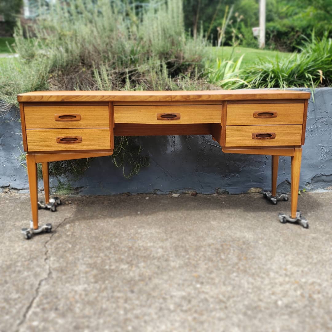 MCM/Danish Modern Desk